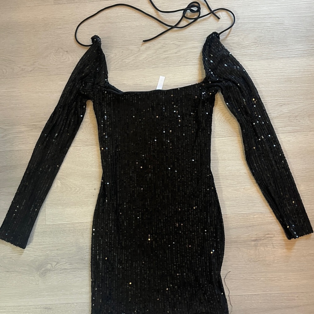 LUCY IN THE SKY: Elegant Black Sequin Mini Dress